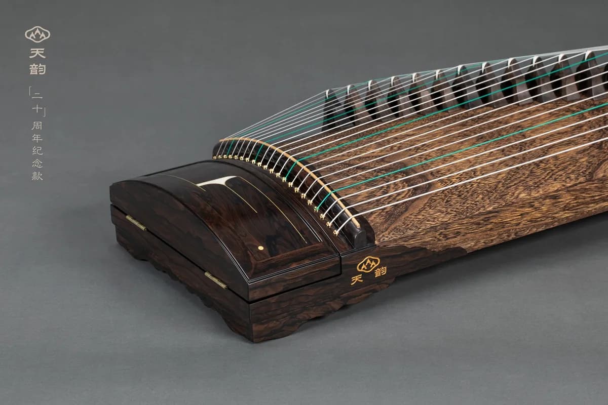 Zhengrong 峥嵘 Hand-carved solid-body 